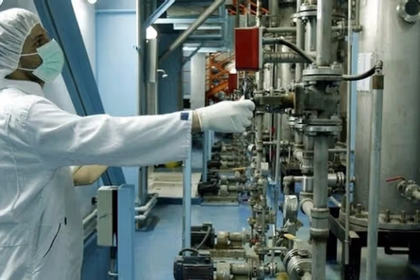 الصين تؤكد مجددًا ضرورة الحل السياسي والدبلوماسي للملف النووي الإيراني