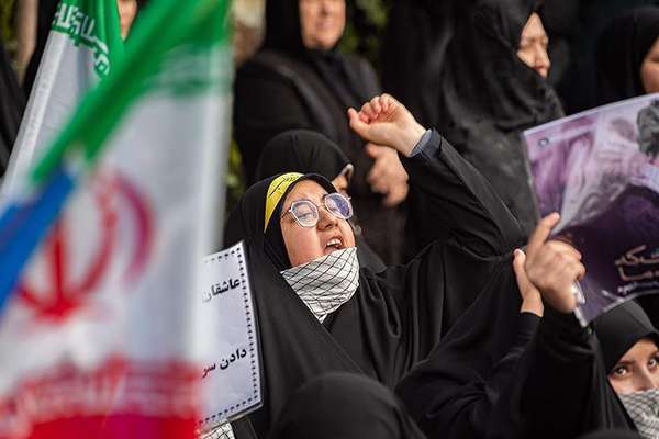 نیویورکپست: رقابت جناحها در ایران، میانجیگری بین تهران و واشینگتن را پیچیده کرده است