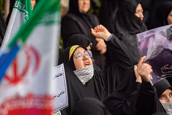 نیویورکپست: رقابت جناحها در ایران، میانجیگری بین تهران و واشینگتن را پیچیده کرده است