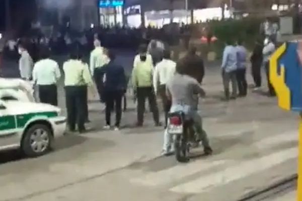 استمرار الاحتجاجات ضد النظام في إيران والهتافات ضد "خامنئي" و"رئيسي"
