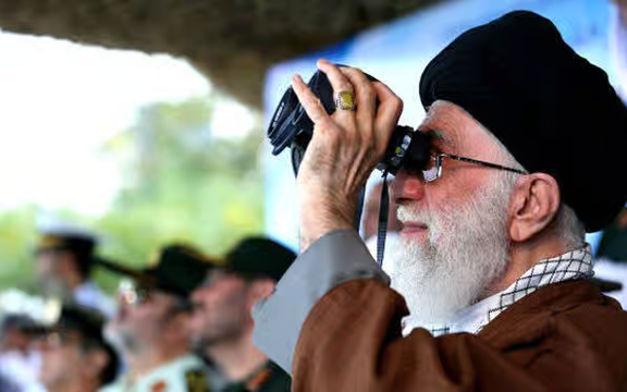 إعلام إسرائيلي: أجهزة الأمن الإسرائيلية تراقب عن كثب المناورات العسكرية الإيرانية