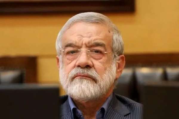 نماینده مجلس خطاب به پزشکیان: چرا بدون اجازه رهبری، آتشبس را پذیرفتید؟