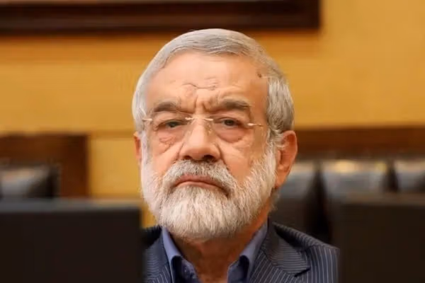 نماینده مجلس خطاب به پزشکیان: چرا بدون اجازه رهبری، آتشبس را پذیرفتید؟