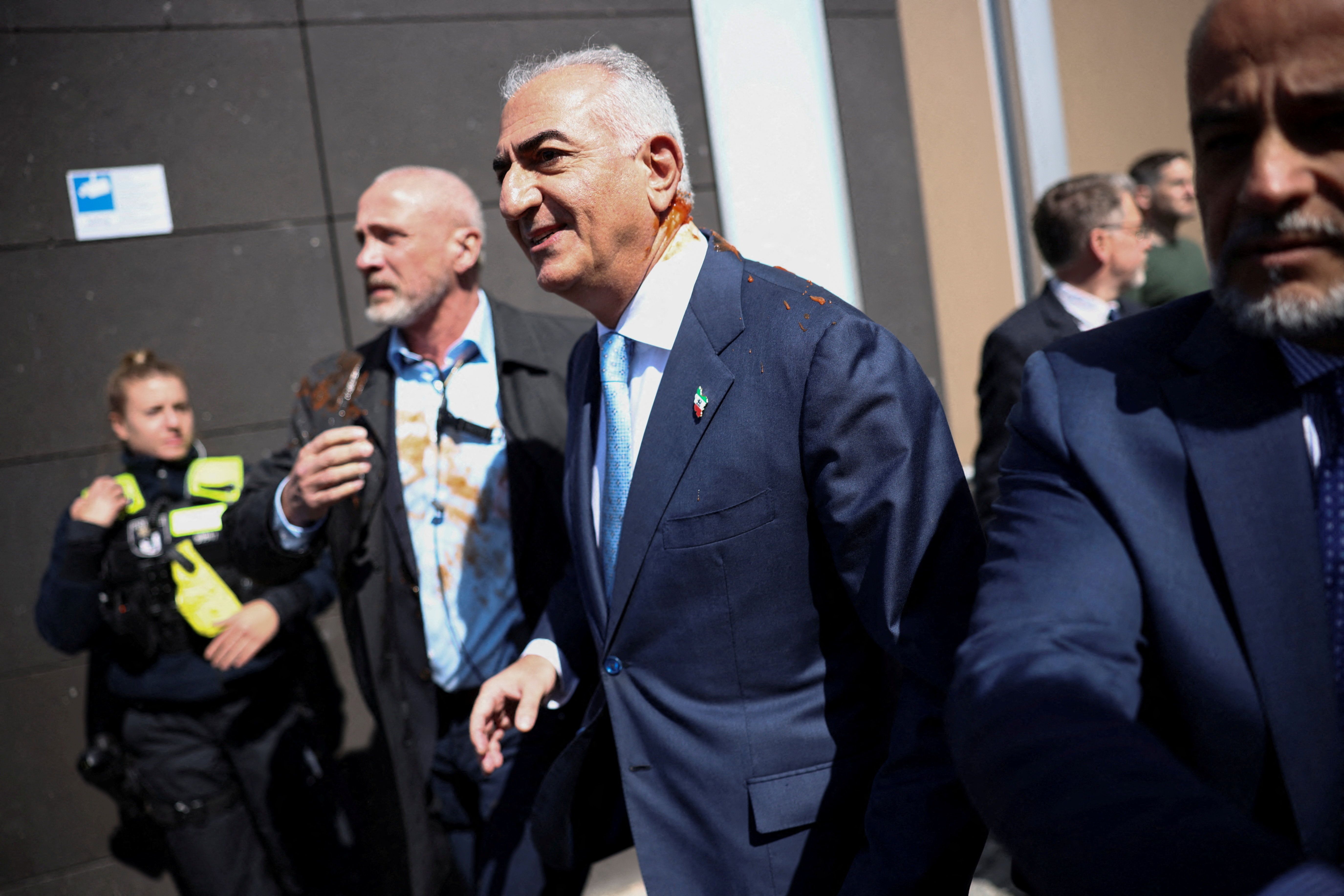 دفتر شاهزاده رضا پهلوی: تیم امنیتی شاهزاده در حال بازنگری در تمامی پروتکل‌های حفاظتی است