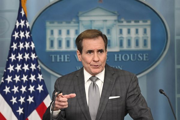 ممثل خامنئي يصل بغداد.. البيت الأبيض يحذر العراق لوقف تهديد الميليشيات المدعومة من إيران