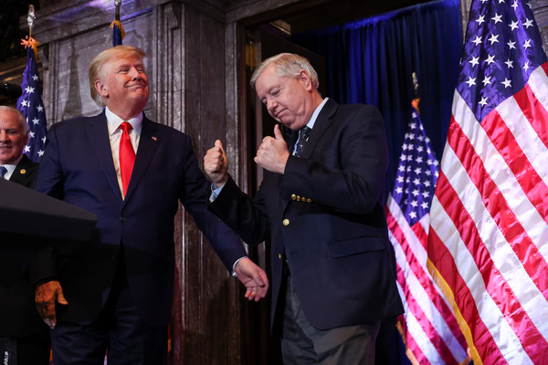 سناتور گراهام: گزارشها درباره تردید ترامپ برای حمله خلاف واقع است؛ منتظر بمانید