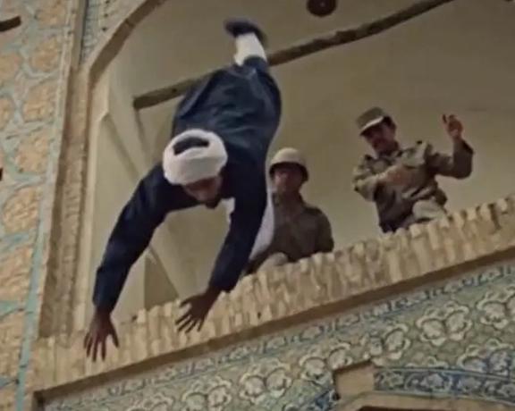 استقبال کاربران فضای مجازی از صحنه حمله نظامیان به آخوندها در سریال سرزمین مادری