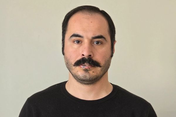 ناشط سياسي إيراني يكشف عن تعرضه لاعتداءات جنسية أثناء اعتقاله