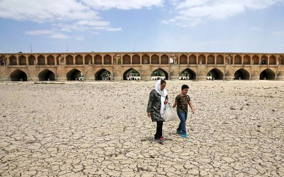 محمد درویش، فعال محیطزیست: ذخیره هزارساله آب را در طول سه دهه اخیر مصرف کردهایم