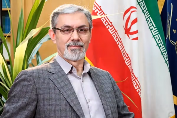 کنارهگیری معاون وزیر بهداشت در پی افشای درخواست زیرمیزی از مادر یک بیمار