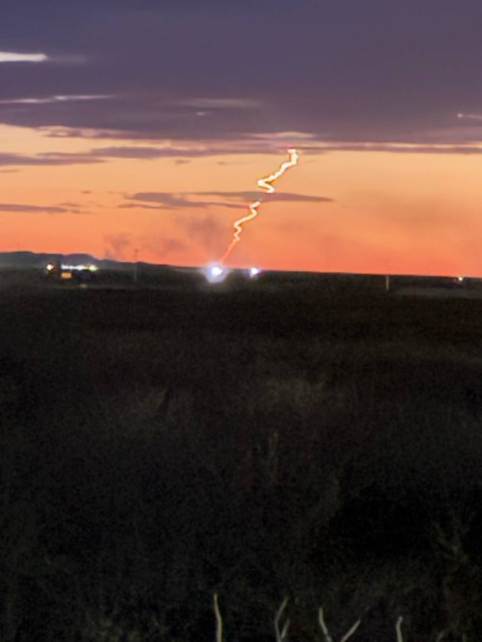 مخاطبان از شنیده شدن صدای انفجار در تهران و چند استان دیگر خبر می‌دهند