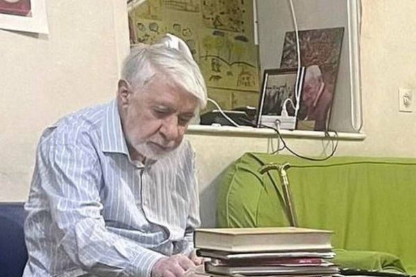 داعيًا إلى استفتاء عام.. موسوي: وضع إيران "المرير" نتيجة "أخطاء جسيمة" للنظام