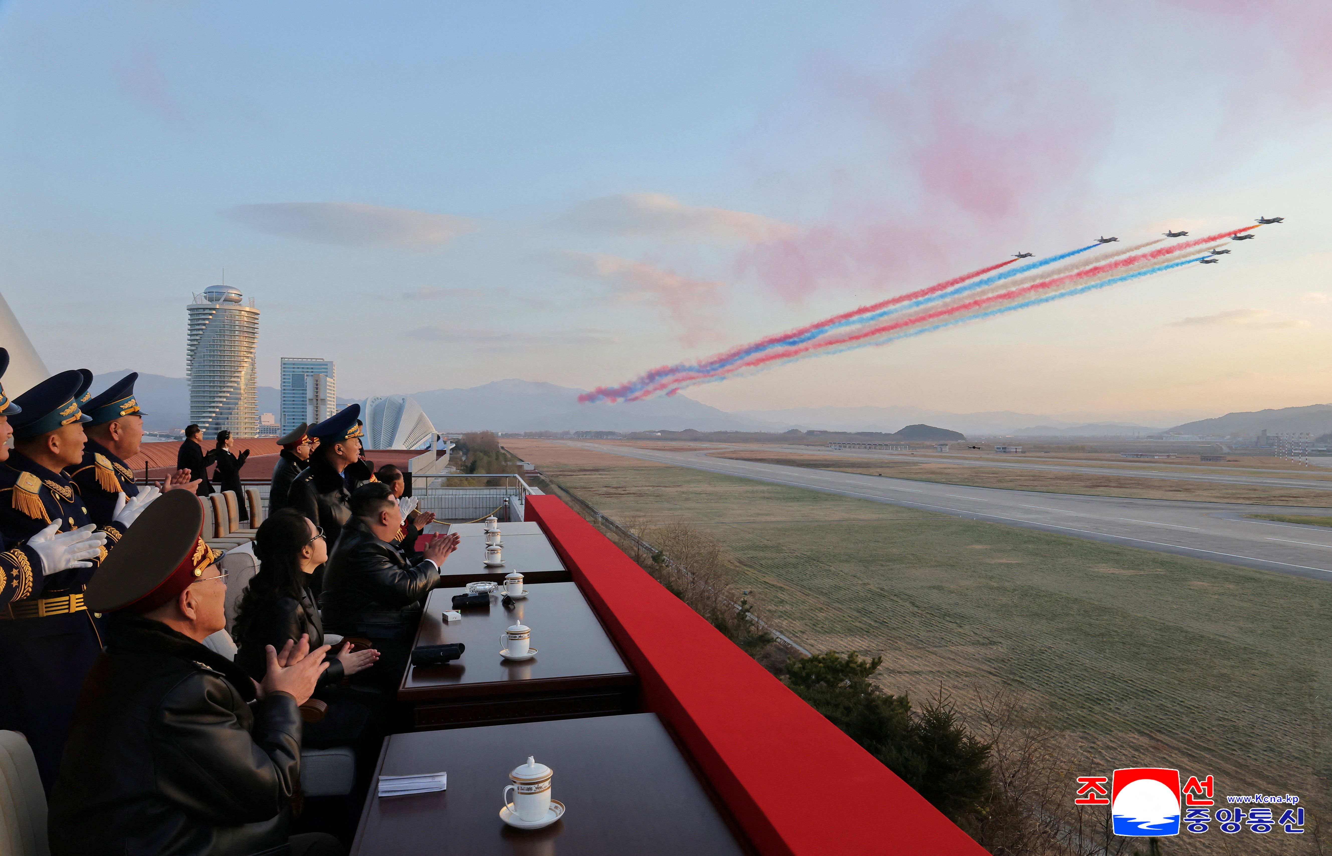 رهبر کره شمالی: نیروی هوایی نقش کلیدی در بازدارندگی هسته‌ای خواهد داشت