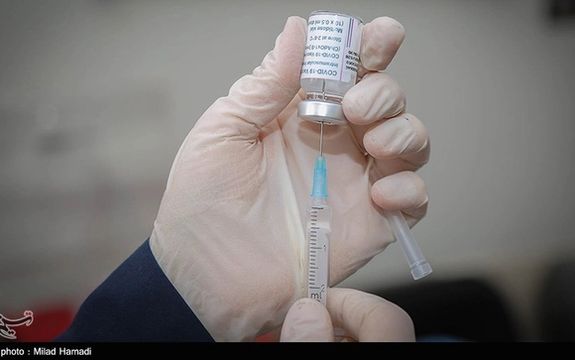 پلیس از بازداشت اعضای یک باند «فروش و تزریق واکسن تقلبی کرونا» در تهران و کرج خبر داد