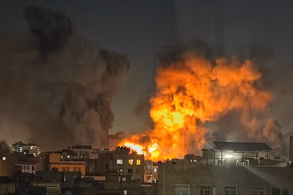 فرماندهان با فرار از پادگانها، سربازان را در بلاتکلیفی رها کردهاند