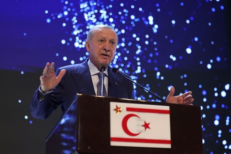 اردوغان: درباره دریافت جنگنده‌های اف-۳۵ با ترامپ مذاکره می‌کنم