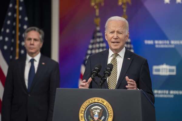 Conservative Group Tells White House It Intends To Sue Over Iran Deal