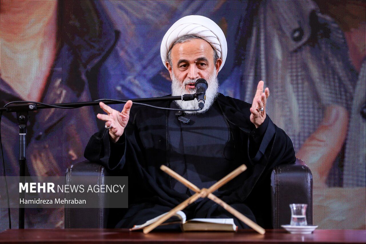 پناهیان خطاب به قالیباف و پزشکیان: با عظمت با جهان سخن بگویید، نترسید شما را نمی‌خورند