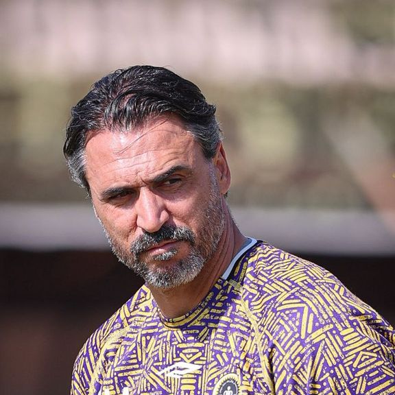 آلمیدا، سرمربی سپاهان: داوران انسان هستند و اشتباه میکنند، VAR بیاورید تا کمک کند