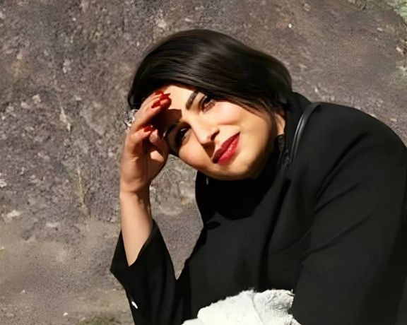 ویدا ربانی، روزنامهنگار زندانی، در صورت انتقال به زندان قرچک اعتصاب غذا خواهد کرد