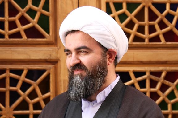 رسانهها از بازداشت محمدتقی اکبرنژاد، استاد حوزه علمیه توسط ماموران امنیتی در قم خبر دادند