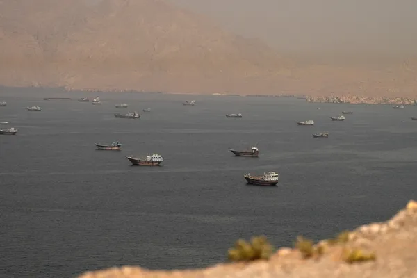 Qatar says US-Iran hotline essential to reopen Hormuz - FT