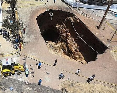 زاکانی سخنان چمران را تکذیب کرد: «فرونشست بزرگراه آزادگان بهخاطر سرقت لولههای آب نبود»