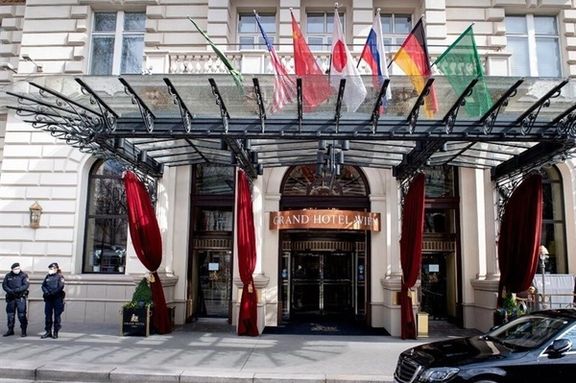 مراسلة "بوليتيكو":
حركة مرور غير عادية حول مقر إقامة السفير الإيراني في فيينا