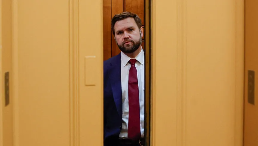 ترامب يطمئن سلطان عُمان: نائب الرئيس الأميركي لن يشارك في مفاوضات السبت مع إيران