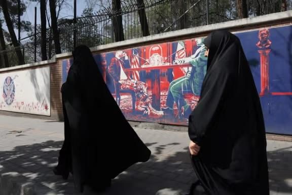 US set to demand end to Iran nuclear program in talks