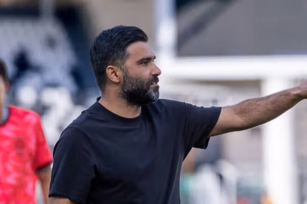 حمایت روانخواه، سرمربی تیمملی امید از مردم ایران: مردم کشورم حتی نمیتوانند اعتراض کنند