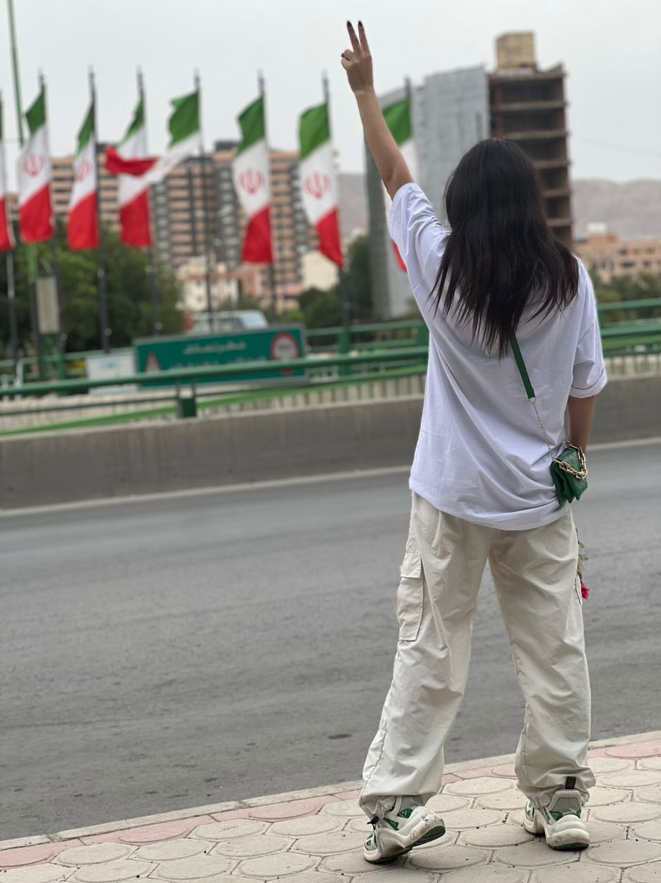 انتشار لایحه جدید حجاب و پرونده‌سازی پلیس برای نهادهای ارائه‌دهنده خدمات به «بی‌حجاب‌ها»