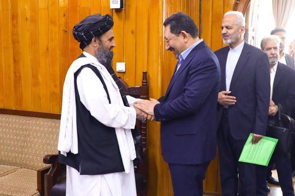 وزیر صنعت دولت پزشکیان برای «توسعه همکاریهای اقتصادی» با مقامهای طالبان دیدار کرد