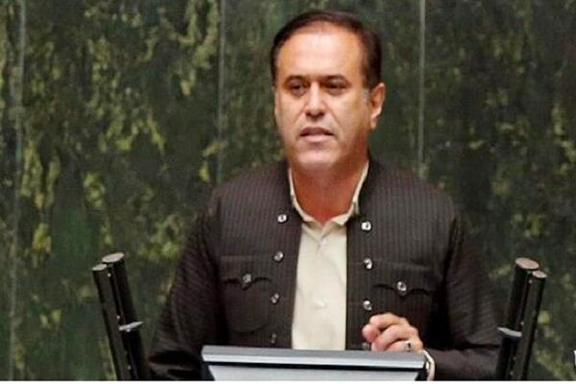 نماینده سقز و بانه: خداداد عزیزی یک انسان بیریشه و اسطوره پوشالی است