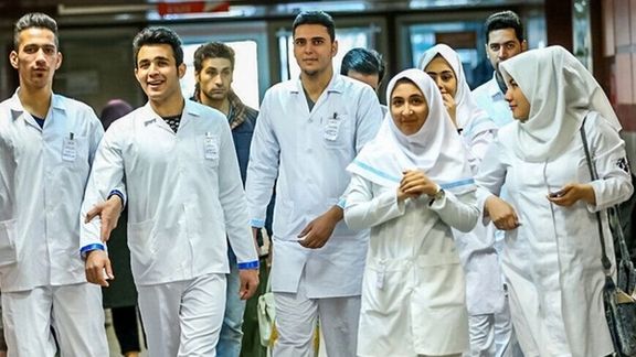 برلماني إيراني: لا نعرف إلى أين هاجر 35 ألف طبيب