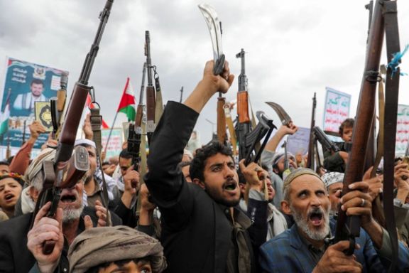 "نيويورك تايمز": ارتفاع التكاليف العسكرية يُثني ترامب عن مواصلة الهجمات على الحوثيين