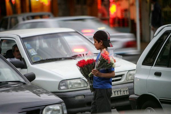 أكثر من 3 ملايين طفل عامل في إيران.. ومافيا النفايات تستغل الأطفال الفقراء