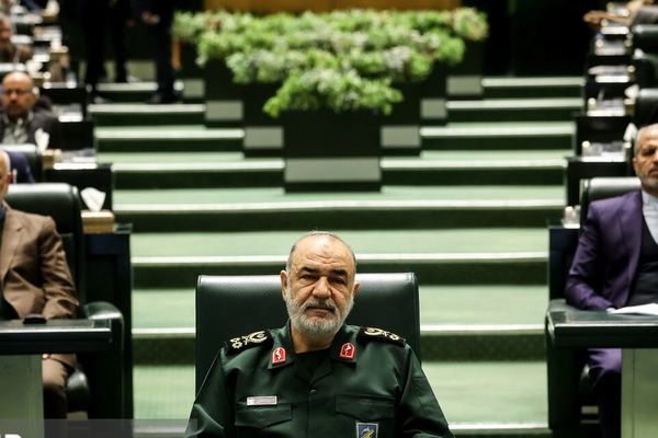 برلماني إيراني: قواتنا كانت في سوريا حتى آخر لحظة من سقوط نظام الأسد