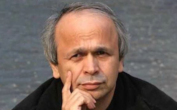 انتحار كاتب إيراني ساخر معارض للنظام بسبب "الحنين للوطن وعدم التكيف مع الغربة"