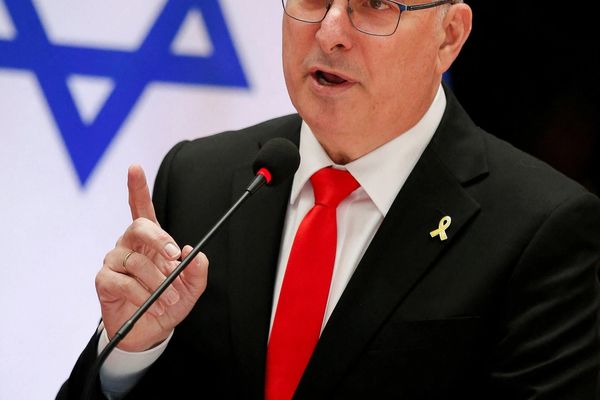 وزير خارجية إسرائيل: حزب الله يعيد بناء قدراته العسكرية بدعم من إيران