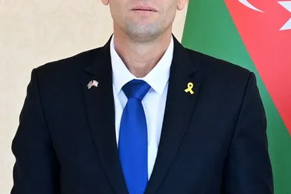 السفير الإسرائيلي في أذربيجان: نأمل أن تكون إيران قد تعلمت الدروس من حرب الـ12 يومًا