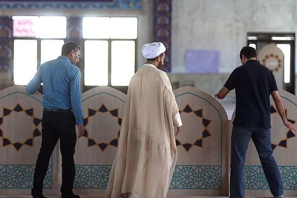 منح 2000 مليار تومان من النفط الخام للحرس الثوري الإيراني لإكمال مُصَلَّيات