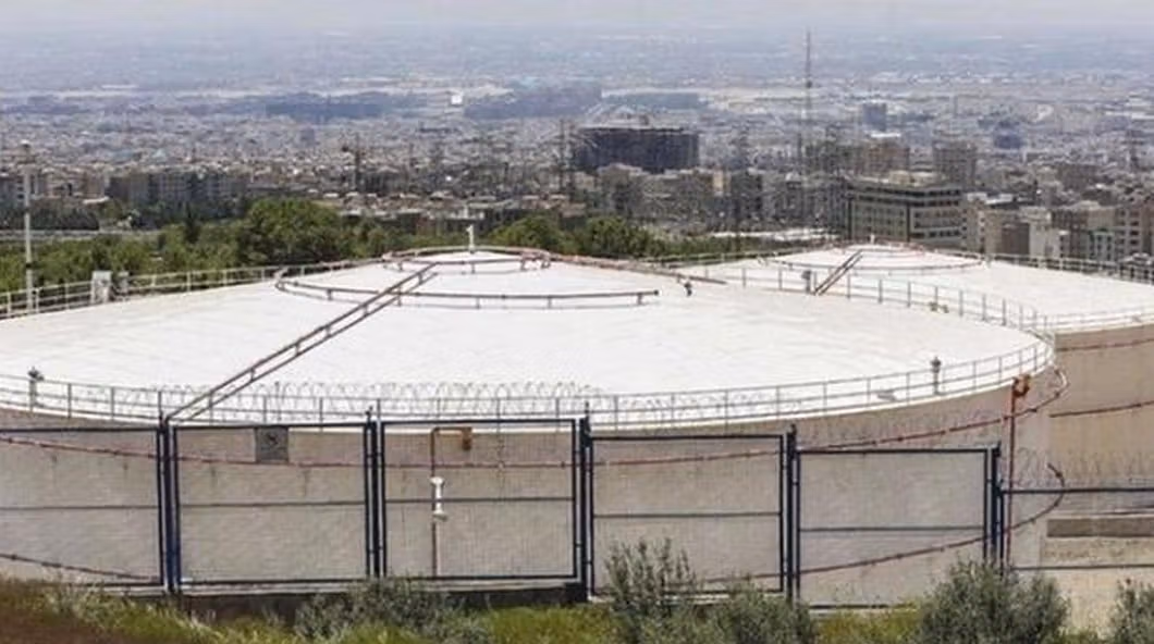 بلومبرگ و والاستریت ژورنال: وضعیت ذخیرهسازی نفت در ایران بحرانی است