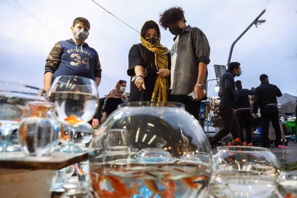 سایه جنگ و بحران اقتصادی بر حالوهوای نوروز در ایران