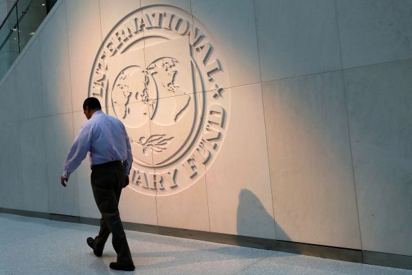 Iran Faces Slower Oil Exports And GDP Decline, IMF Projects