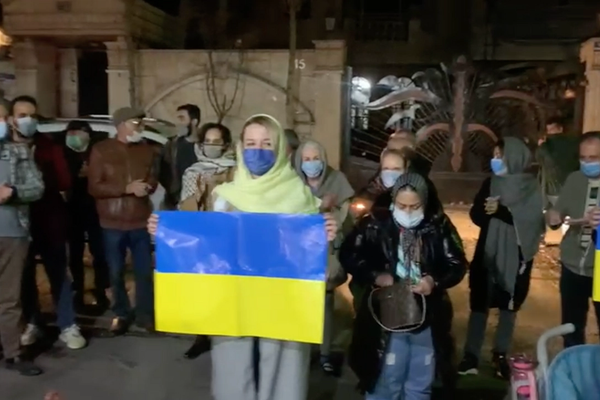 Iran Police Disperse Crowd Chanting 'Death To Putin And Supporters’