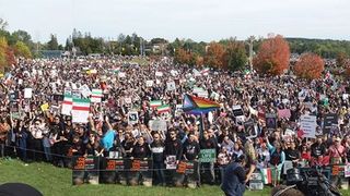 تمایل جمهوری اسلامی به رابطه با کانادا و مخالفت ایرانی-کاناداییها با بازگشایی سفارت