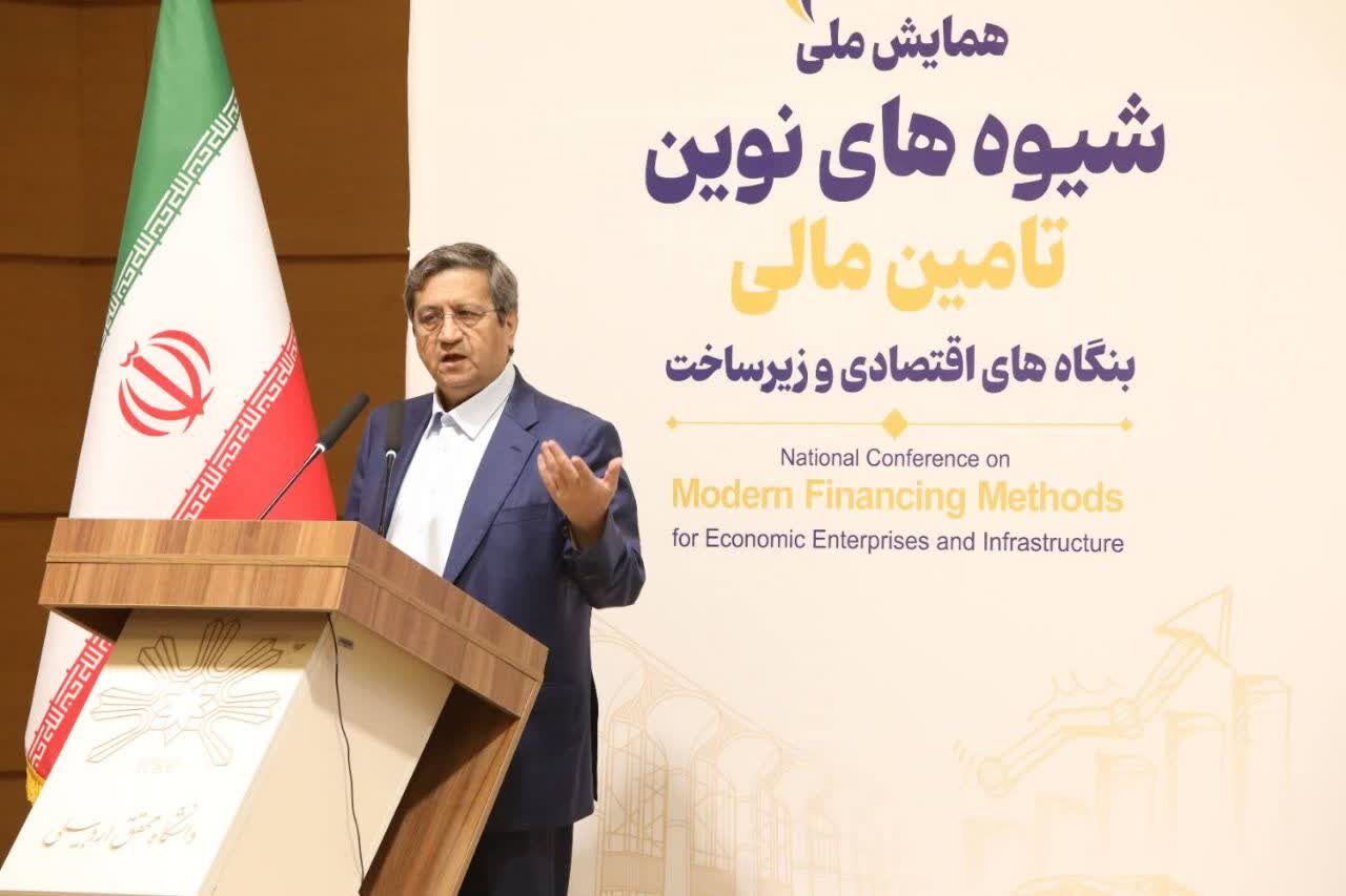 همتی: با وجود فشارهای اقتصادی، تحریمی و روانی، فعالیت اقتصادی متوقف نشده است
