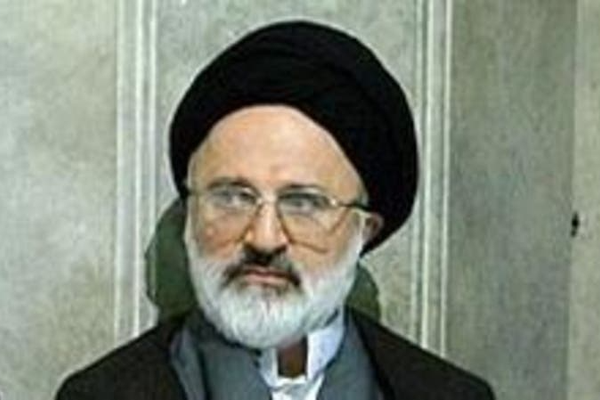 عدد من كبار المسؤولين الإيرانيين يتواصلون مع موسكو للهروب إذا لزم الأمر