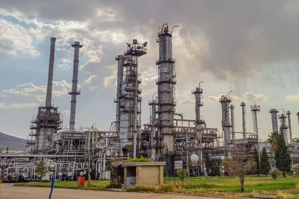 مقتل إيرانيين اثنين وإصابة 9 آخرين إثر تسرب في إحدى وحدات مصفاة شيراز